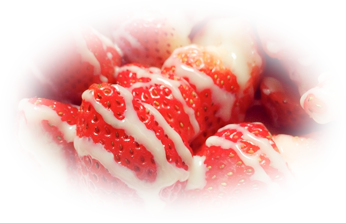練乳をかけたいちごの画像